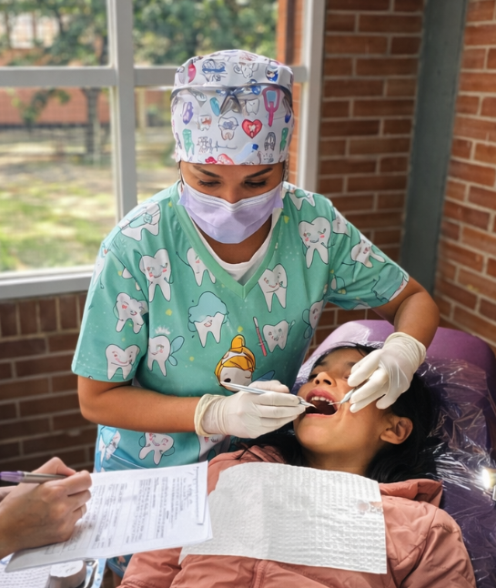 Mission Smile en Colombia — Prévention bucco-dentaire en école